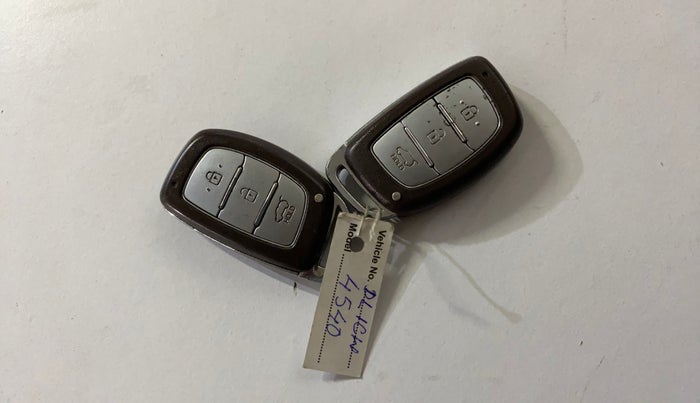 2017 Hyundai Creta SX PLUS 1.6 PETROL, Petrol, Manual, 98,739 km, Key Close Up