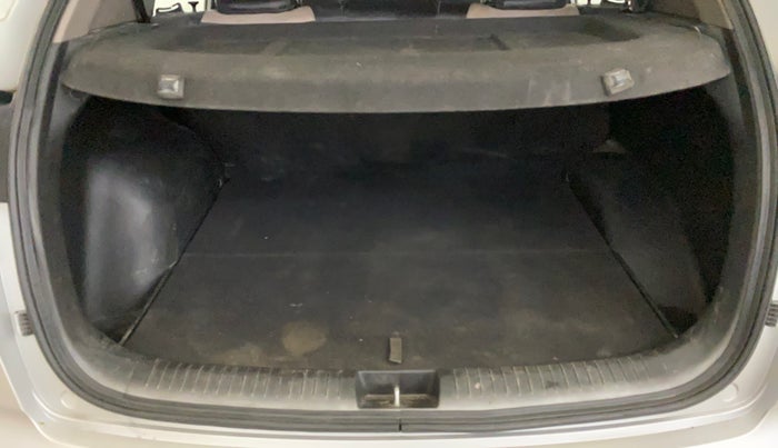 2017 Hyundai Creta SX PLUS 1.6 PETROL, Petrol, Manual, 98,739 km, Boot Inside