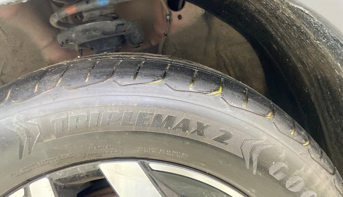 2023 KIA SELTOS  HTX PLUS 1.5 TURBO PETROL IMT, Petrol, Manual, 6,335 km, Left Front Tyre Tread