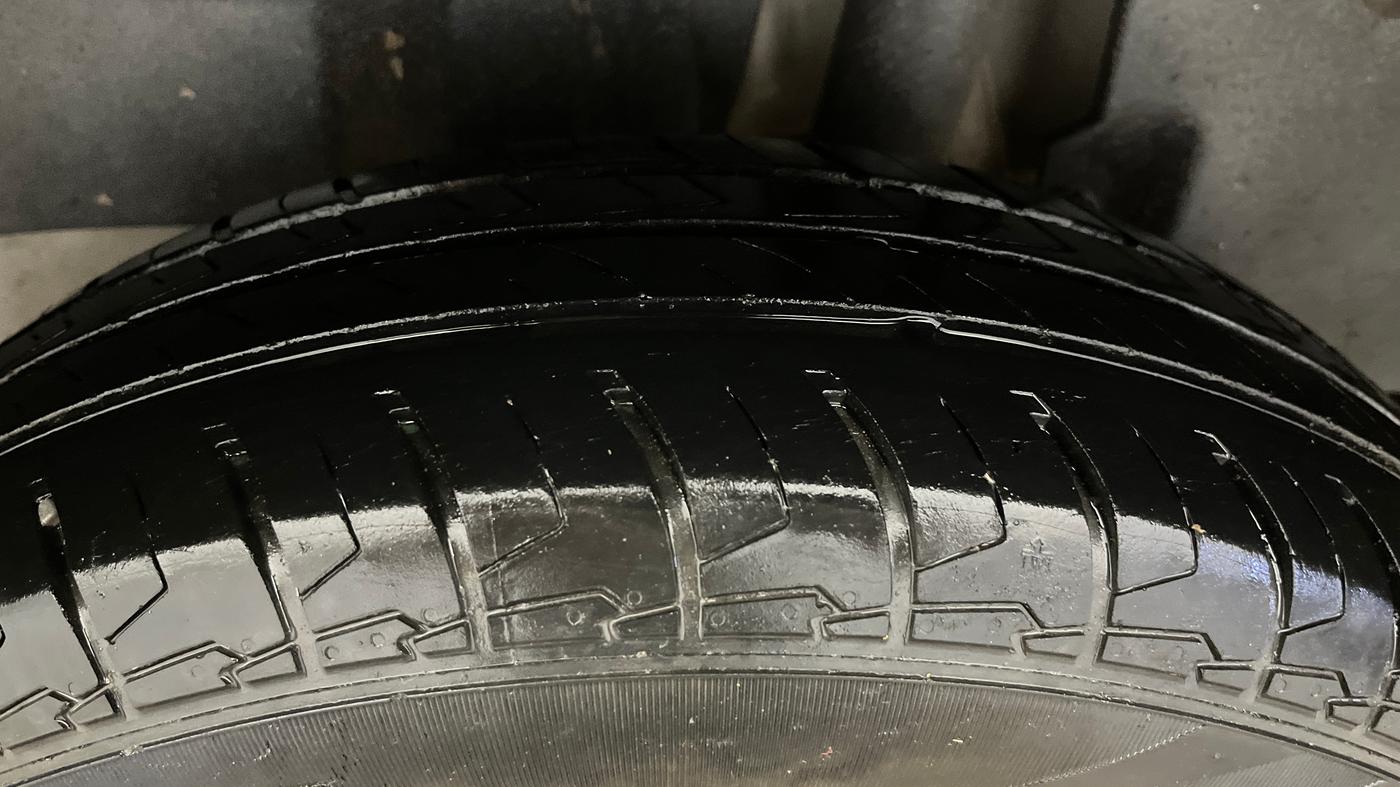 2023 Maruti Swift LXI, Petrol, Manual, 21,333 km, Left Rear Tyre Tread