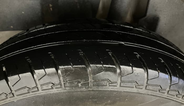 2023 Maruti Swift LXI, Petrol, Manual, 21,333 km, Left Rear Tyre Tread