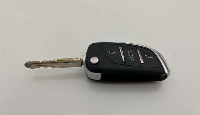 2023 Maruti Swift LXI, Petrol, Manual, 21,333 km, Key Close Up