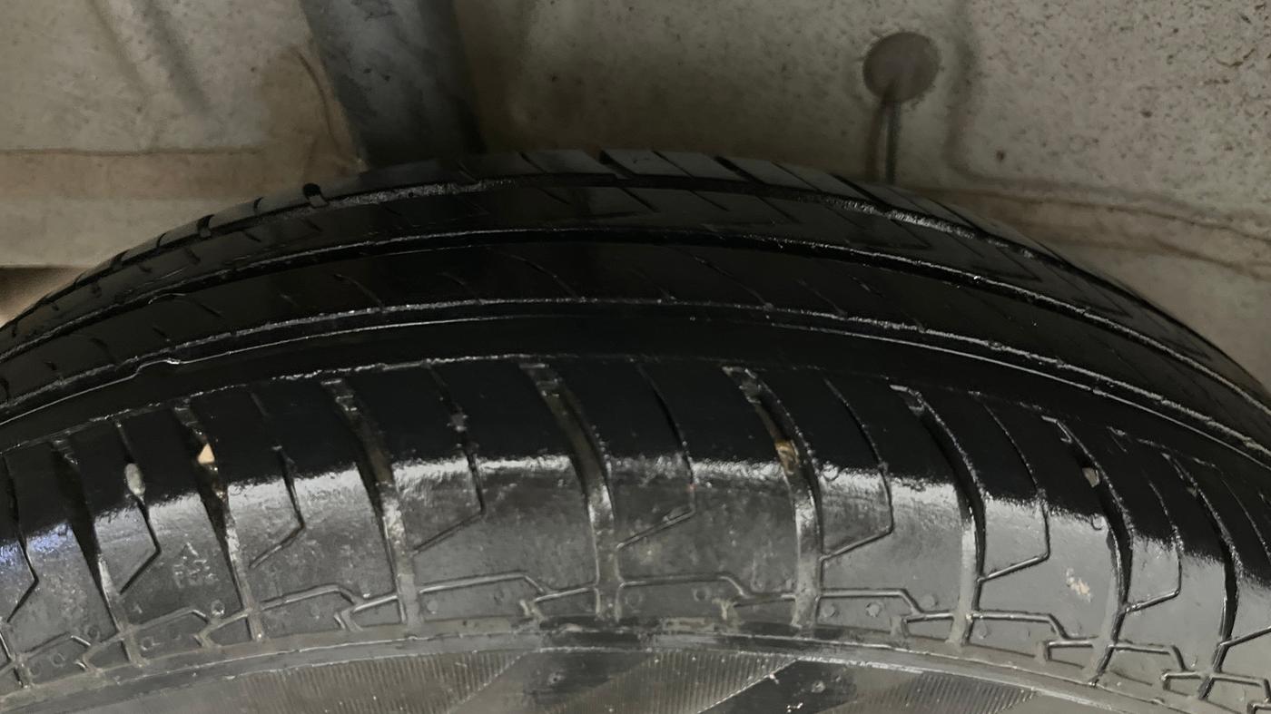2023 Maruti Swift LXI, Petrol, Manual, 21,333 km, Right Rear Tyre Tread
