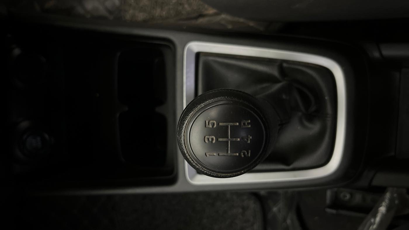 2023 Maruti Swift LXI, Petrol, Manual, 21,333 km, Gear Lever
