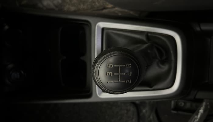 2023 Maruti Swift LXI, Petrol, Manual, 21,333 km, Gear Lever