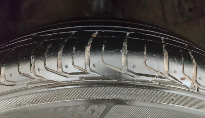 2022 Tata NEXON XZA PLUS (PREMIUM) KAZIRANGA PETROL, Petrol, Automatic, 52,830 km, Right Rear Tyre Tread