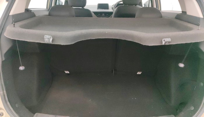 2022 Tata NEXON XZA PLUS (PREMIUM) KAZIRANGA PETROL, Petrol, Automatic, 52,830 km, Boot Inside