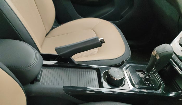 2022 Tata NEXON XZA PLUS (PREMIUM) KAZIRANGA PETROL, Petrol, Automatic, 52,830 km, Gear Lever