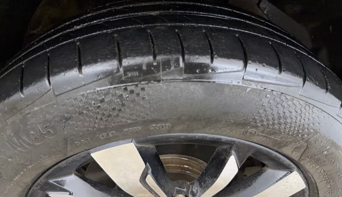 2019 MG HECTOR SMART HYBRID 1.5 PETROL, Petrol, Manual, 24,128 km, Right Rear Tyre Tread