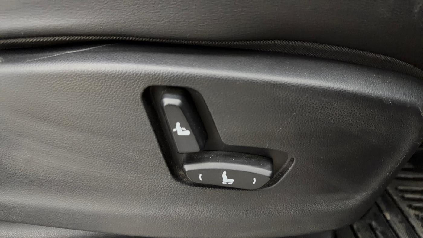2019 MG HECTOR SMART HYBRID 1.5 PETROL, Petrol, Manual, 24,128 km, Driver Side Adjustment Panel