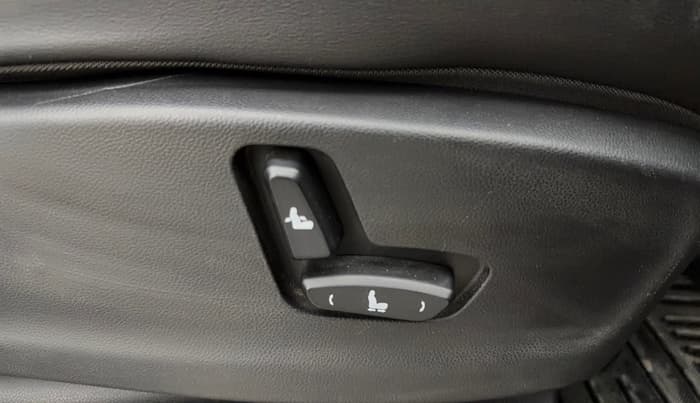 2019 MG HECTOR SMART HYBRID 1.5 PETROL, Petrol, Manual, 24,128 km, Driver Side Adjustment Panel