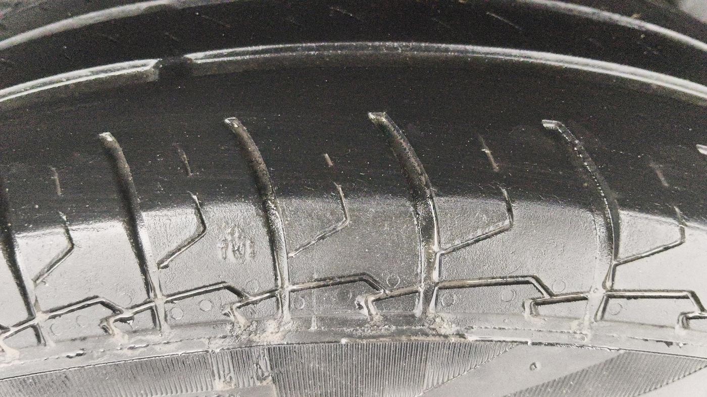 2021 Maruti Dzire VXI AMT, Petrol, Automatic, 26,953 km, Left Rear Tyre Tread
