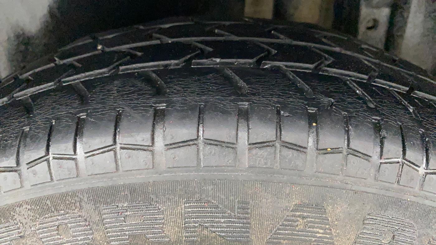 2013 Maruti Swift VXI D, Petrol, Manual, 51,595 km, Left Rear Tyre Tread