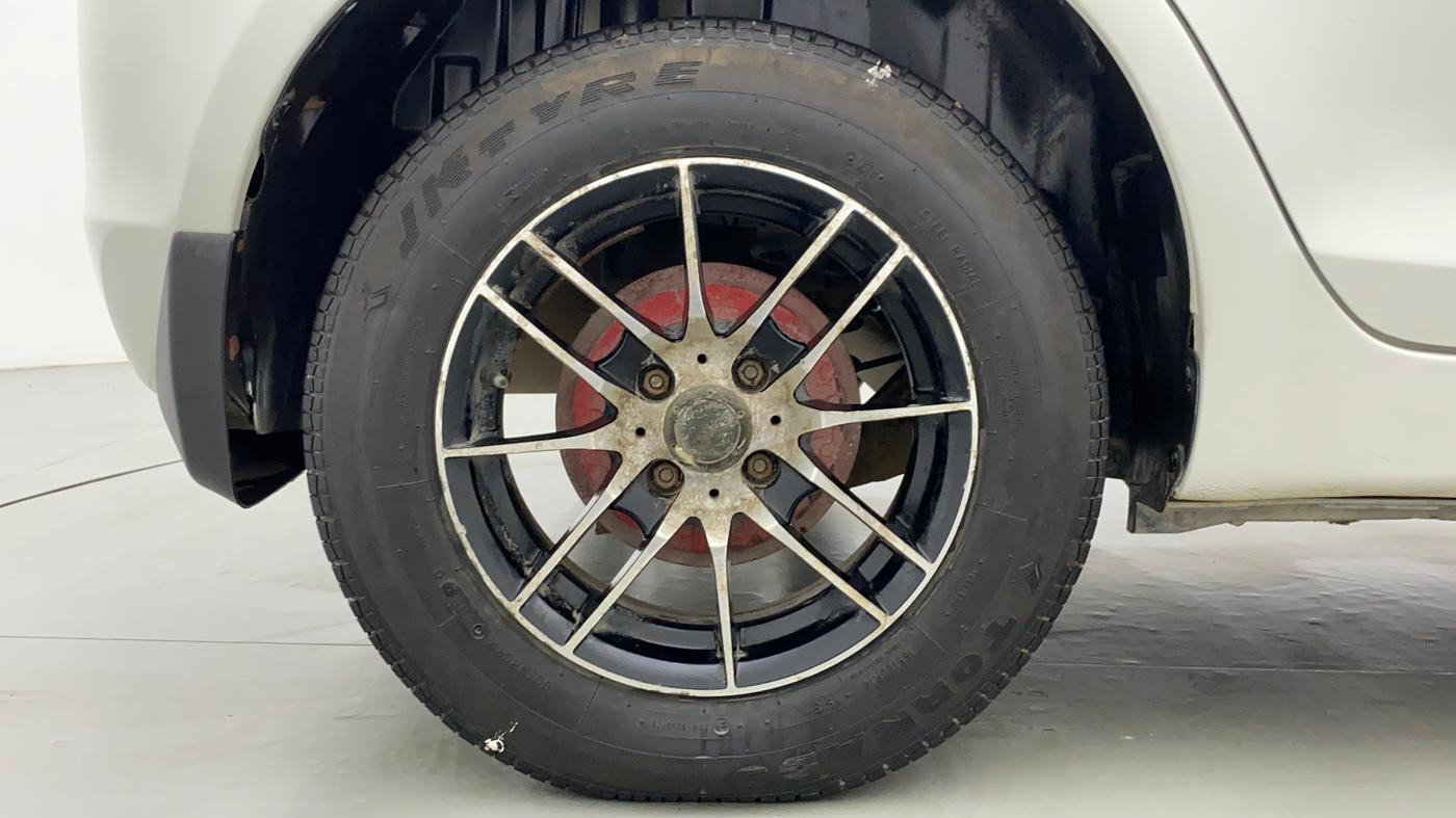 2013 Maruti Swift VXI D, Petrol, Manual, 51,595 km, Right Rear Wheel