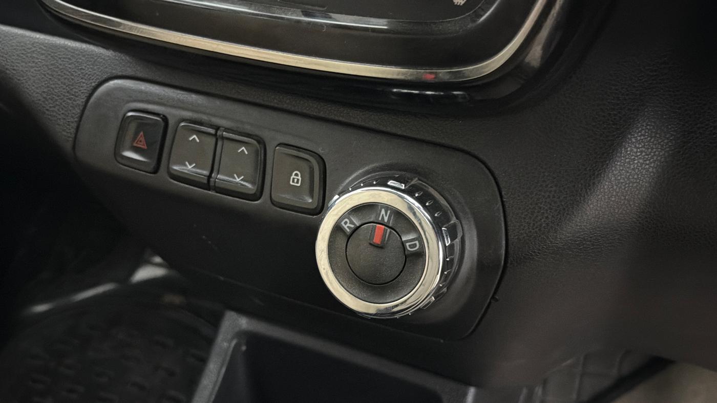 2017 Renault Kwid RXT 1.0 AMT, Petrol, Automatic, 59,033 km, Gear Lever