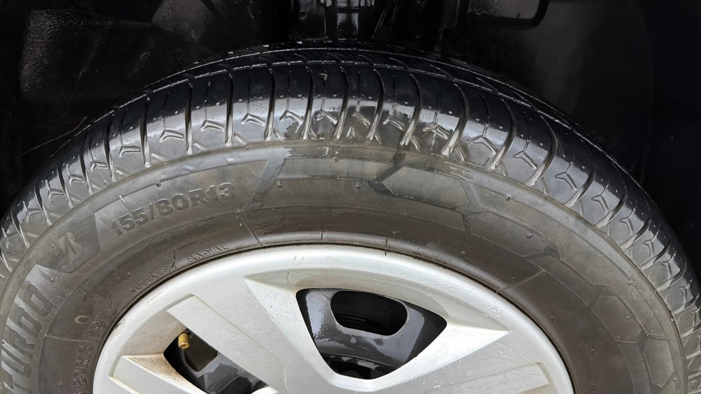 2017 Renault Kwid RXT 1.0 AMT, Petrol, Automatic, 59,033 km, Right Front Tyre Tread