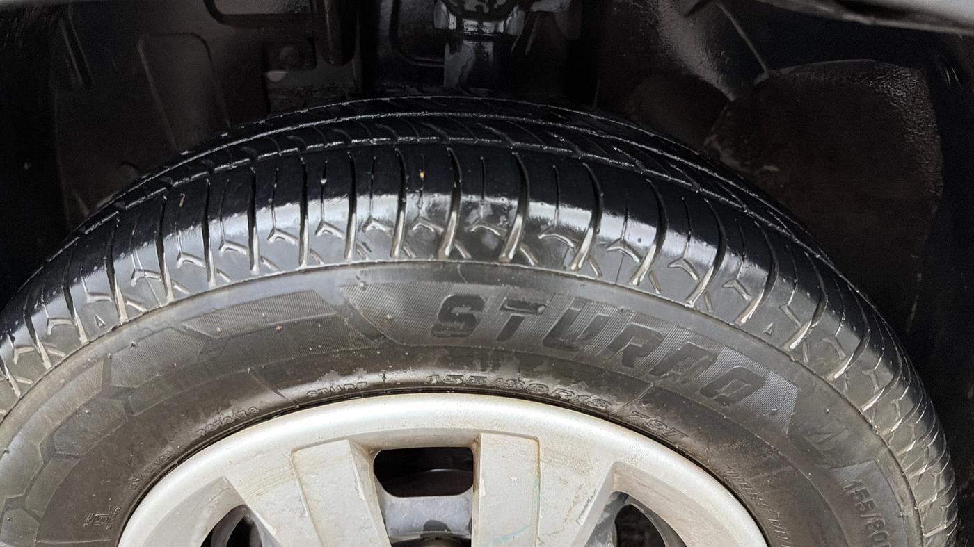 2017 Renault Kwid RXT 1.0 AMT, Petrol, Automatic, 59,033 km, Left Front Tyre Tread