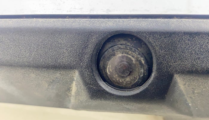 2016 Mahindra XUV500 W10 AT, Diesel, Automatic, 99,877 km, Parking Camera