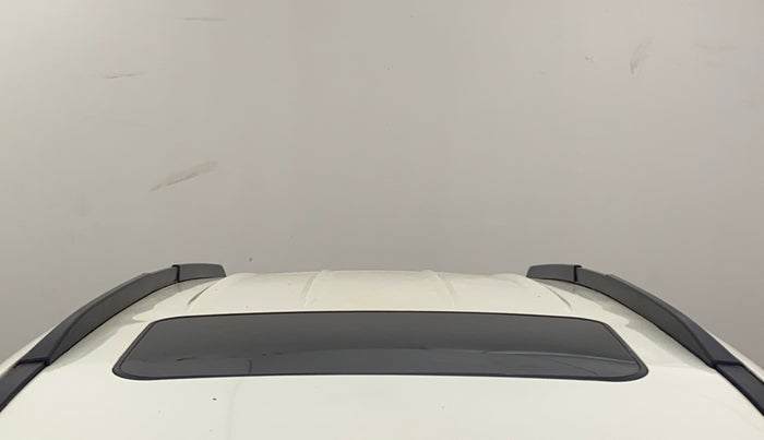 2016 Mahindra XUV500 W10 AT, Diesel, Automatic, 99,877 km, Moonroof/ Sunroof