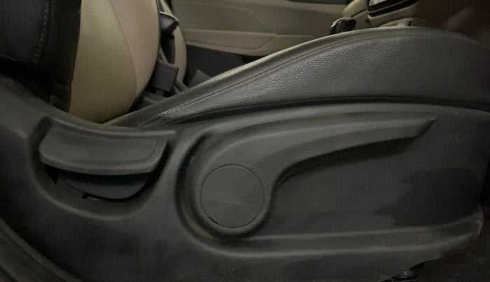 2018 Hyundai Verna 1.6 VTVT SX (O) AT, Petrol, Automatic, 90,449 km, Driver Side Adjustment Panel