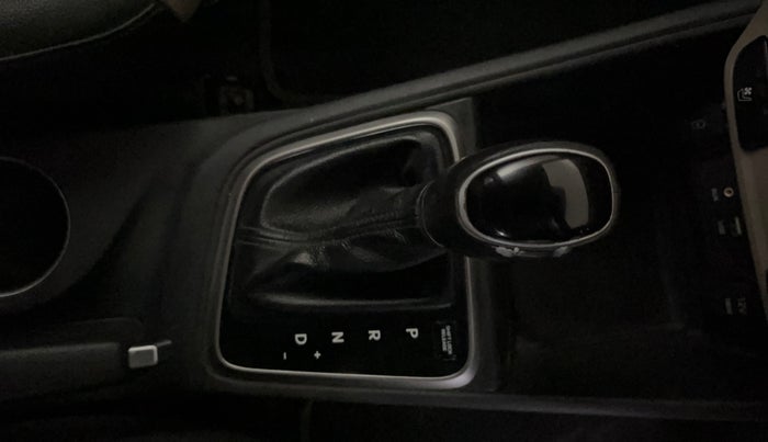 2018 Hyundai Verna 1.6 VTVT SX (O) AT, Petrol, Automatic, 90,449 km, Gear Lever