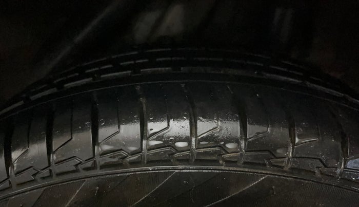 2018 Hyundai Verna 1.6 VTVT SX (O) AT, Petrol, Automatic, 90,449 km, Left Rear Tyre Tread