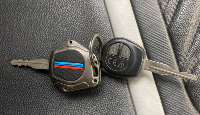 2021 Maruti Swift VXI, Petrol, Manual, 53,639 km, Key Close Up