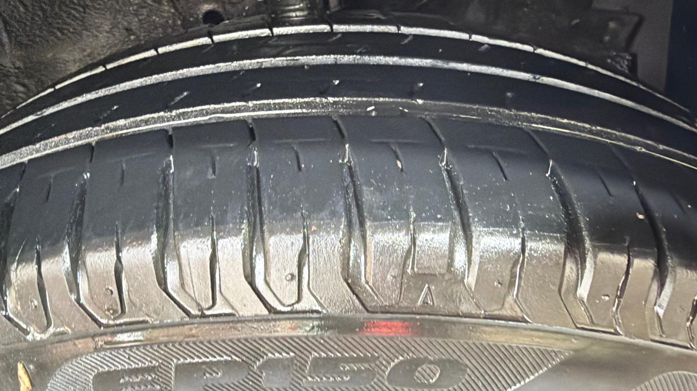 2016 Maruti Ertiga VXI CNG, CNG, Manual, 74,773 km, Right Front Tyre Tread