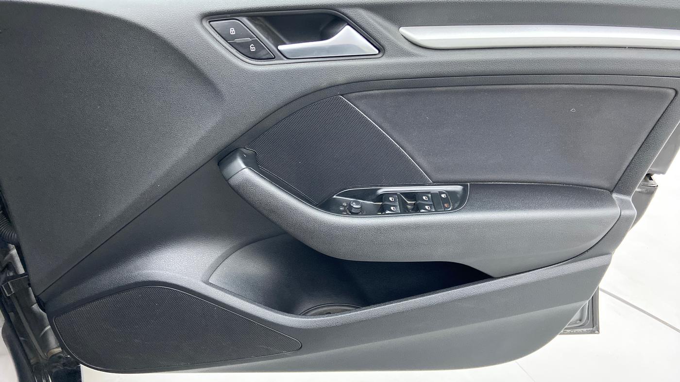 2014 Audi A3 35TDI PREMIUM, Diesel, Automatic, 34,242 km, Driver Side Door Panels Control