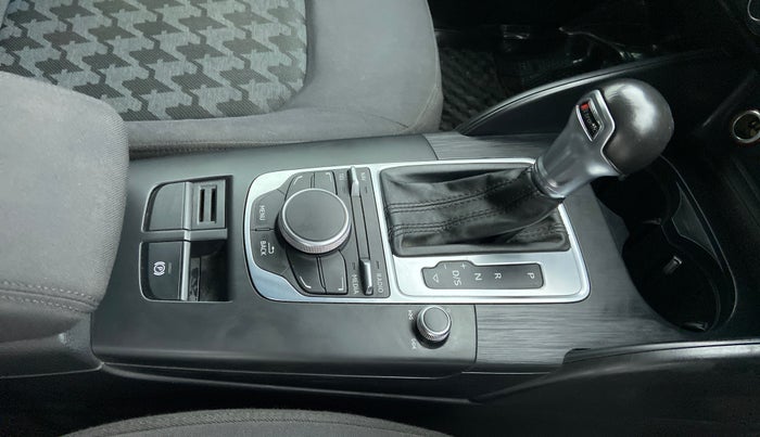 2014 Audi A3 35TDI PREMIUM, Diesel, Automatic, 34,242 km, Gear Lever