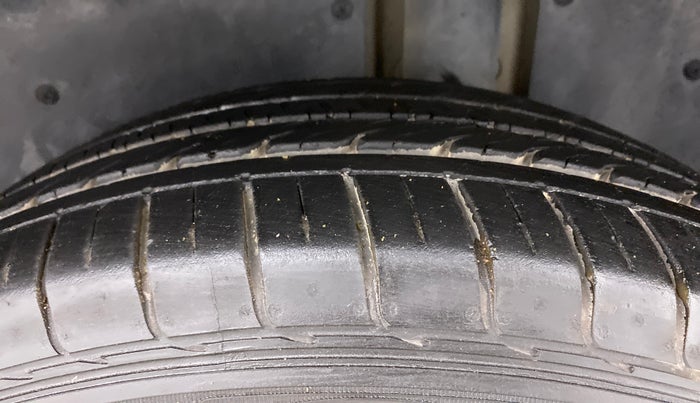 2020 MG HECTOR SHARP 1.5 DCT PETROL, Petrol, Automatic, 15,343 km, Left Rear Tyre Tread