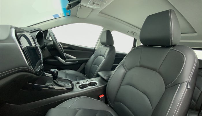 2020 MG HECTOR SHARP 1.5 DCT PETROL, Petrol, Automatic, 15,343 km, Right Side Front Door Cabin