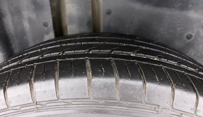 2020 MG HECTOR SHARP 1.5 DCT PETROL, Petrol, Automatic, 15,343 km, Right Rear Tyre Tread