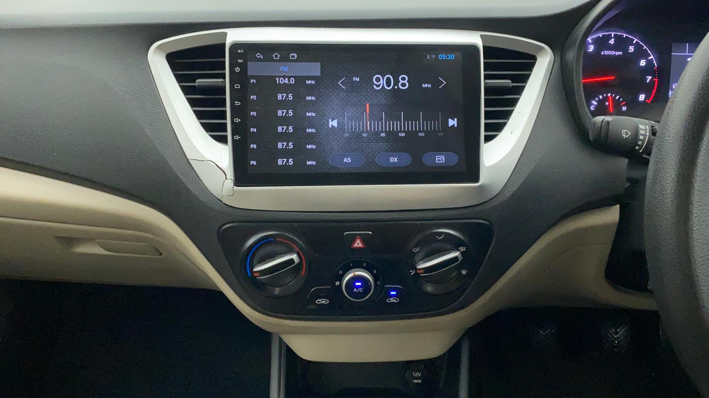 2021 Hyundai Verna E 1.5 PETROL, Petrol, Manual, 33,832 km, Air Conditioner