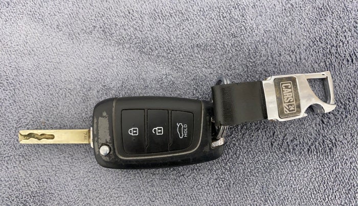 2021 Hyundai Verna E 1.5 PETROL, Petrol, Manual, 33,832 km, Key Close Up