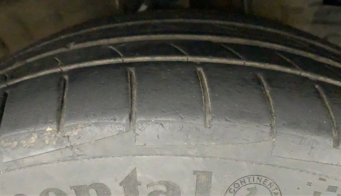2021 Hyundai Verna E 1.5 PETROL, Petrol, Manual, 33,832 km, Right Front Tyre Tread