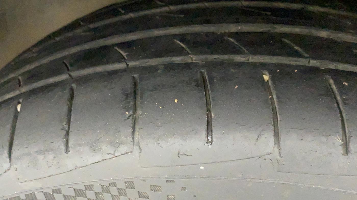 2021 Hyundai Verna E 1.5 PETROL, Petrol, Manual, 33,832 km, Left Front Tyre Tread