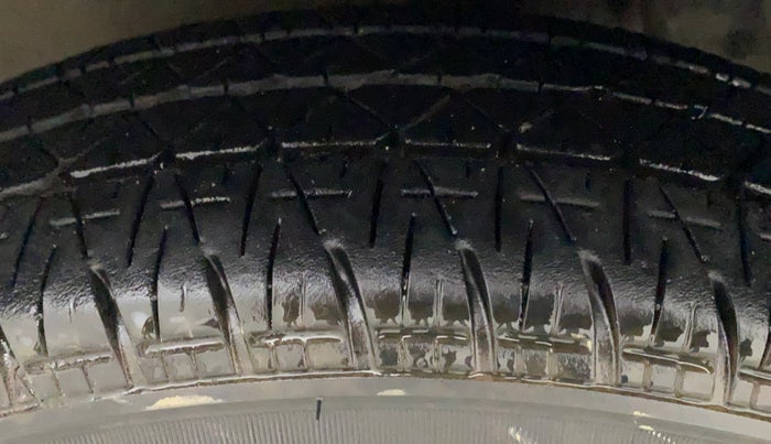 2013 Maruti Alto 800 LXI, Petrol, Manual, 77,441 km, Left Front Tyre Tread