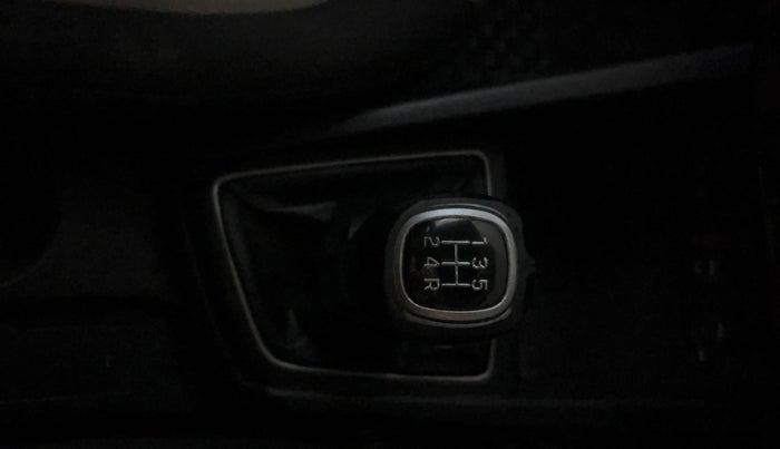 2018 Hyundai Elite i20 ASTA 1.2 (O), Petrol, Manual, 47,030 km, Gear Lever