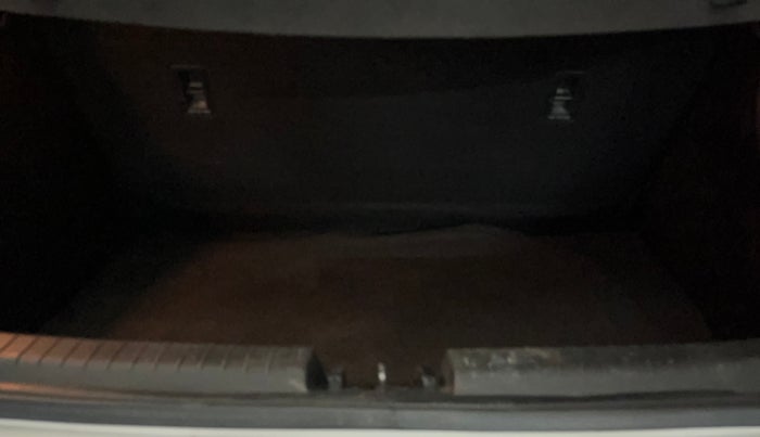 2018 Hyundai Elite i20 ASTA 1.2 (O), Petrol, Manual, 47,030 km, Boot Inside