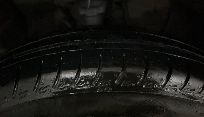 2018 Hyundai Elite i20 ASTA 1.2 (O), Petrol, Manual, 47,030 km, Right Front Tyre Tread