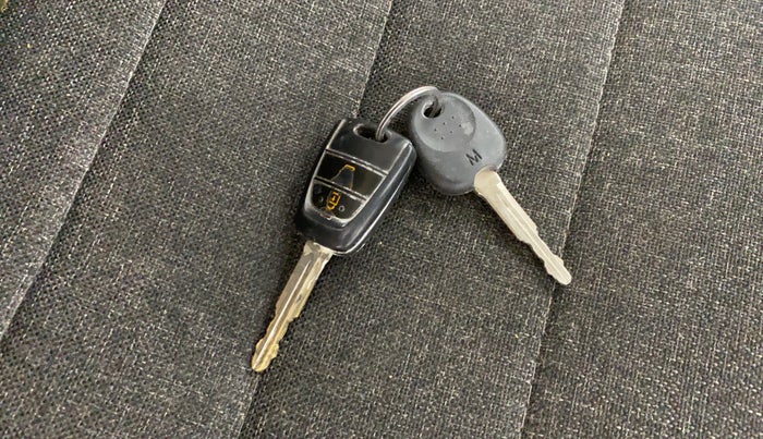 2021 Hyundai NEW SANTRO SPORTZ AMT, Petrol, Automatic, 13,801 km, Key Close Up