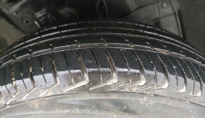 2021 Maruti New Wagon-R LXI CNG (O) 1.0, CNG, Manual, 38,897 km, Right Front Tyre Tread