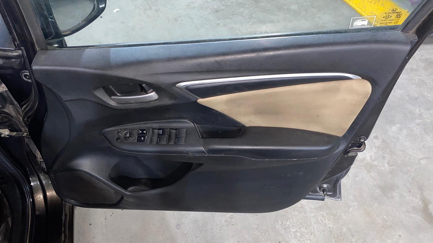 2019 Honda Jazz 1.2L I-VTEC VX, Petrol, Manual, 1,14,186 km, Driver Side Door Panels Control