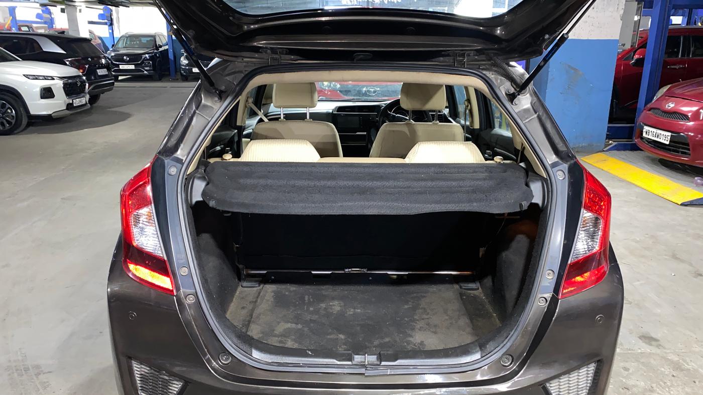 2019 Honda Jazz 1.2L I-VTEC VX, Petrol, Manual, 1,14,186 km, Boot Inside