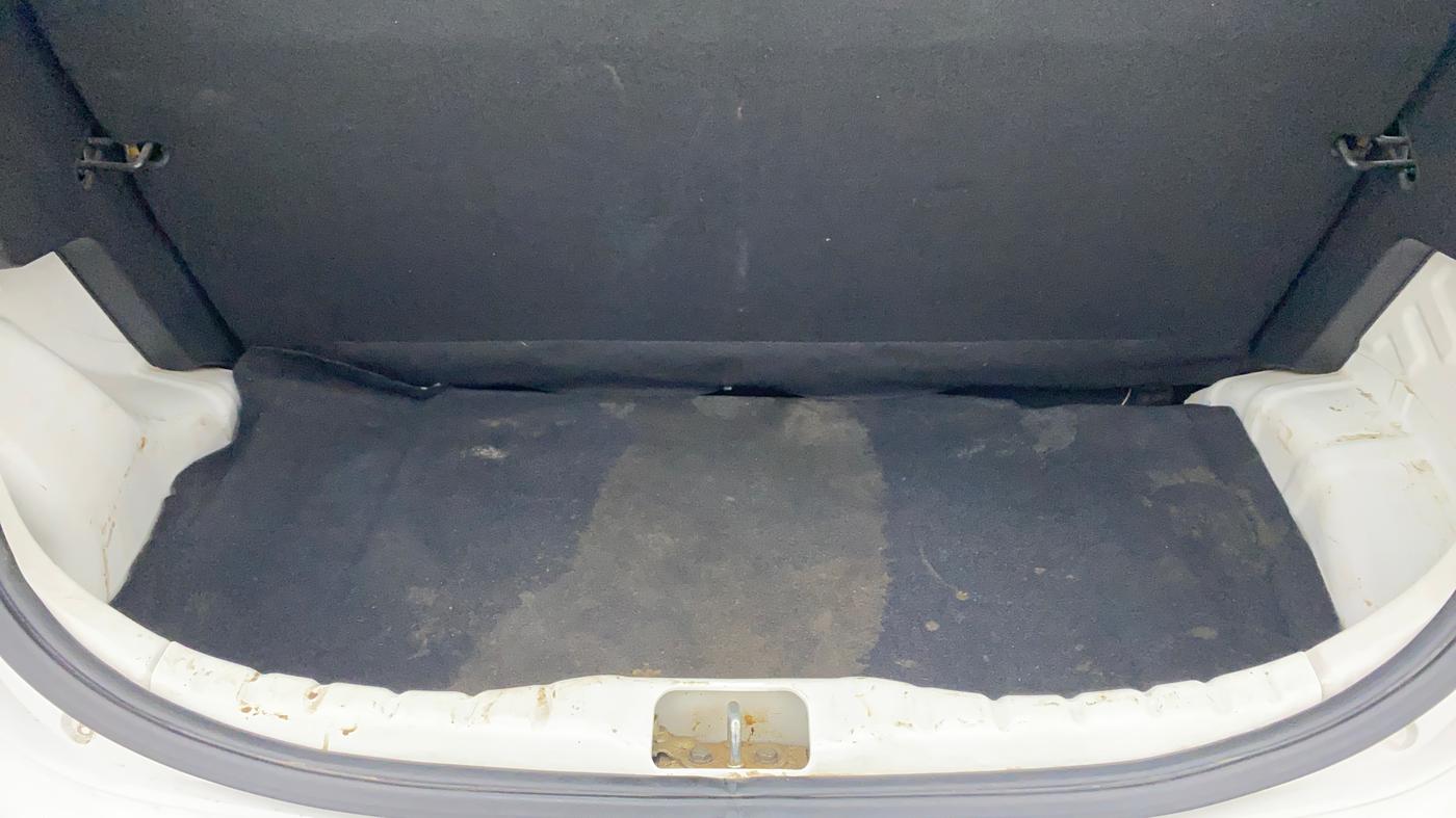 2014 Hyundai Eon ERA PLUS, Petrol, Manual, 28,760 km, Boot Inside