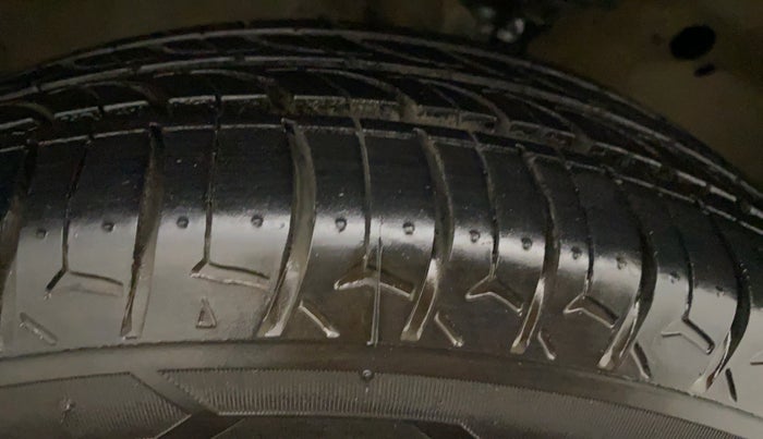 2013 Maruti Wagon R Stingray VXI, Petrol, Manual, 1,04,831 km, Right Rear Tyre Tread