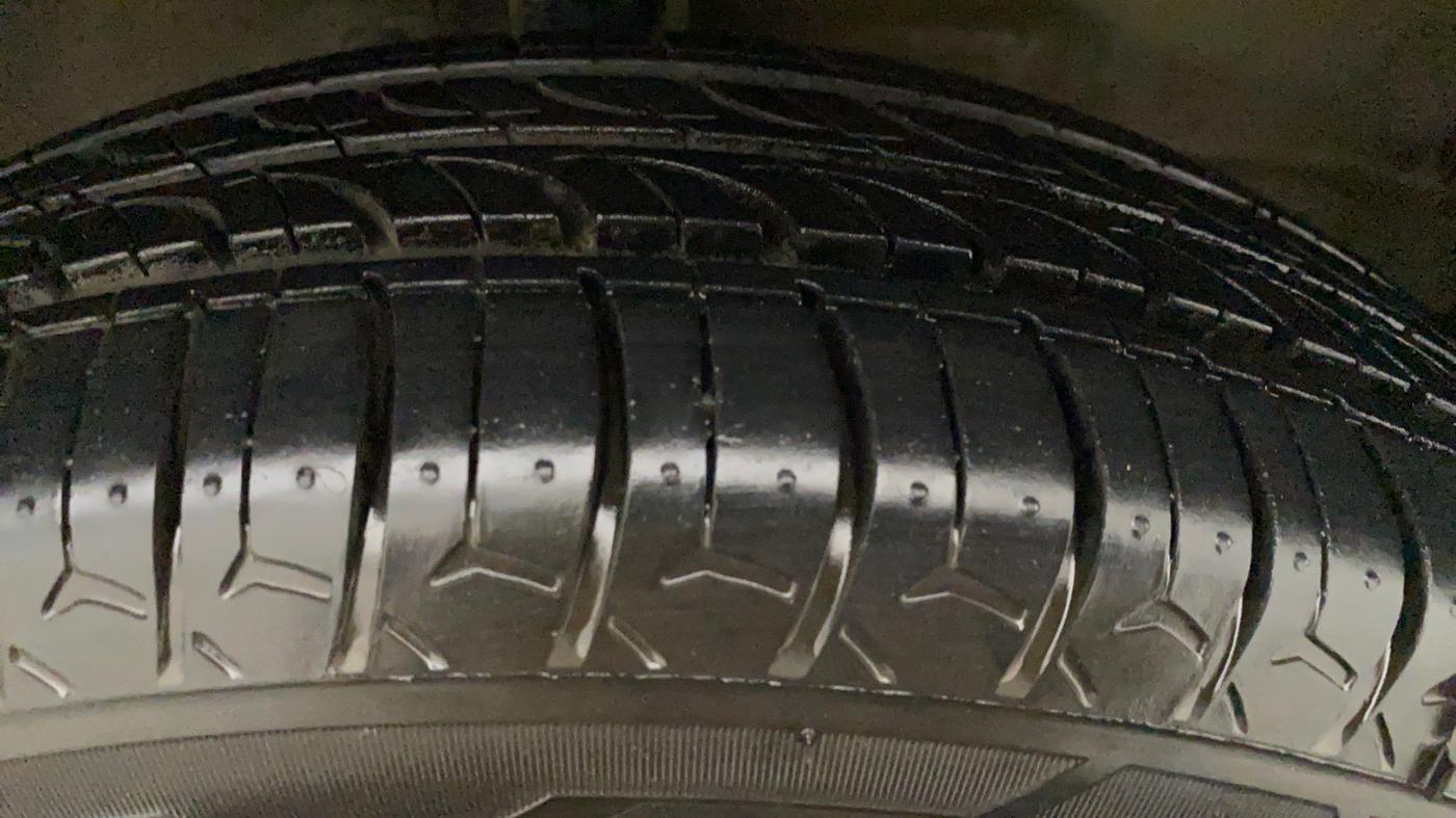 2013 Maruti Wagon R Stingray VXI, Petrol, Manual, 1,04,831 km, Left Rear Tyre Tread