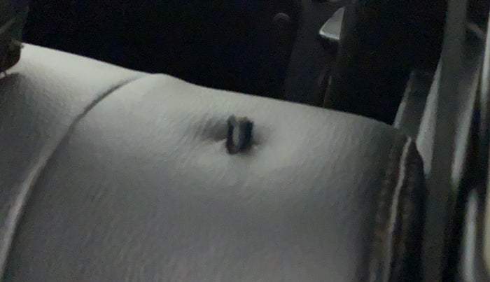2013 Maruti Wagon R Stingray VXI, Petrol, Manual, 1,04,831 km, Second-row left seat - Seat adjuster lever broken but working