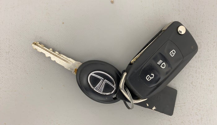2018 Tata Tiago XT PETROL, Petrol, Manual, 58,410 km, Key Close Up
